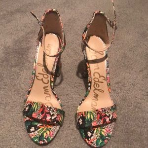 Size 12M Sam Edelman colorful shoes